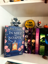 Încarcă imaginea în vizualizatorul Galerie, In miez de noapte- Eve Chase