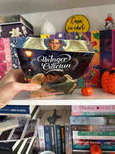 Încarcă imaginea în vizualizatorul Galerie, Un inger de Craciun- Mara Eremia - carte printed edges- cu autograf