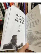 Încarcă imaginea în vizualizatorul Galerie, Fii obsedat sau fii mediocru - Grant Cardone