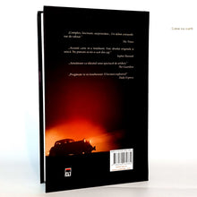 Încarcă imaginea în vizualizatorul Galerie, CELE SAPTE MORTI ALE LUI EVELYN HARDCASTLE - Stuart Turton