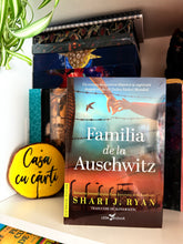 Încarcă imaginea în vizualizatorul Galerie, Familia de la Auschwitz- 
SHARI J. RYAN
