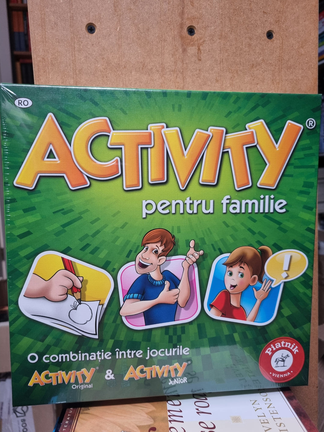 Joc de societate Activity  Family Classic -limba romana