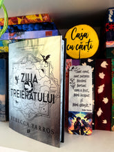 Încarcă imaginea în vizualizatorul Galerie, Ziua Treieratului- Rebecca Yarros
