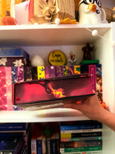 Încarcă imaginea în vizualizatorul Galerie, A patra aripa- Rebecca Yarros -editie de colectie, sprayed edges
