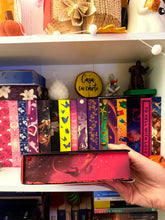 Încarcă imaginea în vizualizatorul Galerie, A patra aripa- Rebecca Yarros -editie de colectie, sprayed edges
